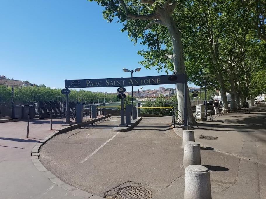 A 3 Min Des Jacobins Apartment Lyon